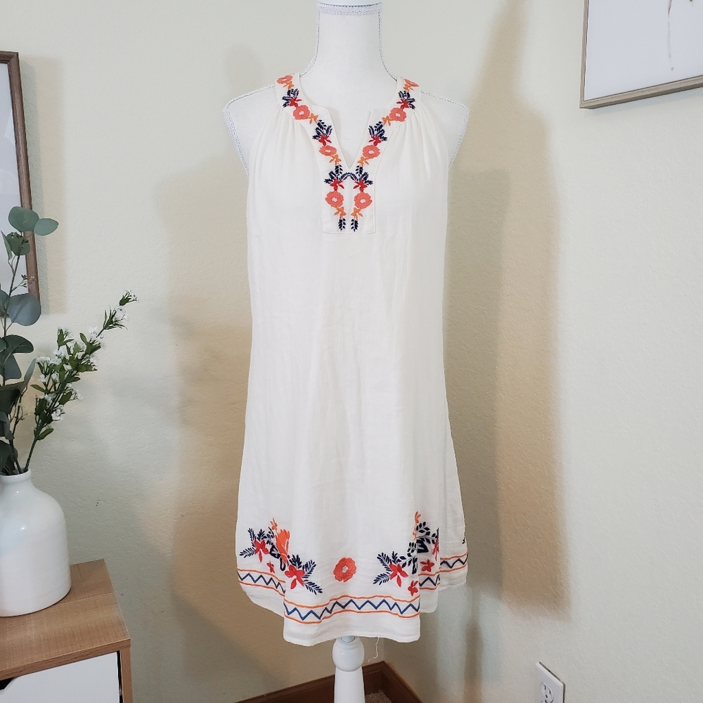 THML white embroidered dress! Size Large.